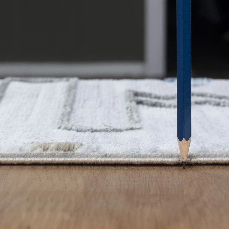 Legacy - 5'3" X 7' Polypropylene Area Rug - Multi / White - Image 4